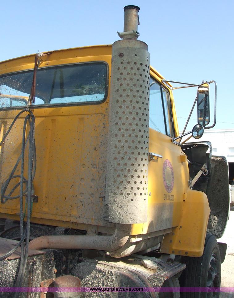 image for item 7130 1984 Ford Conventional LNT9000