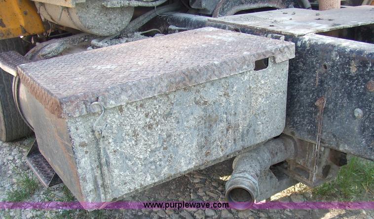 image for item 7130 1984 Ford Conventional LNT9000