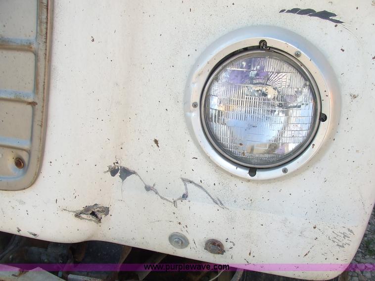 image for item 7130 1984 Ford Conventional LNT9000