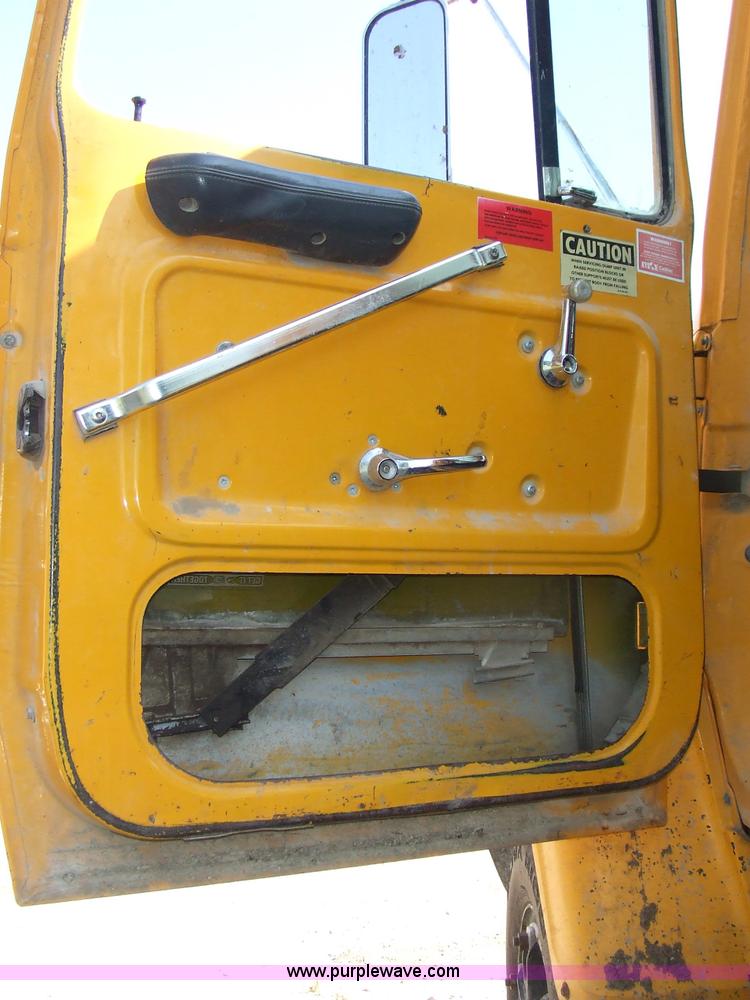 image for item 7130 1984 Ford Conventional LNT9000