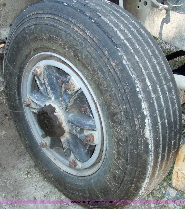 image for item 7130 1984 Ford Conventional LNT9000