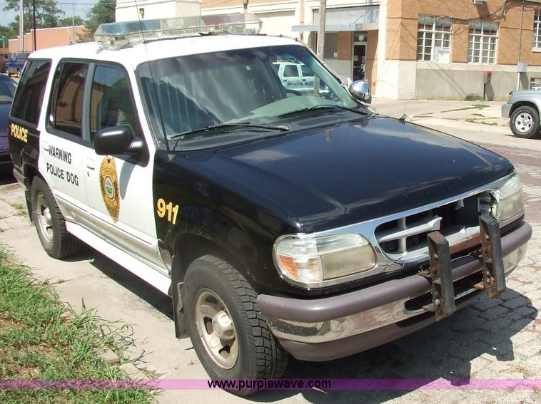 image for item 7131 1998 Ford Explorer