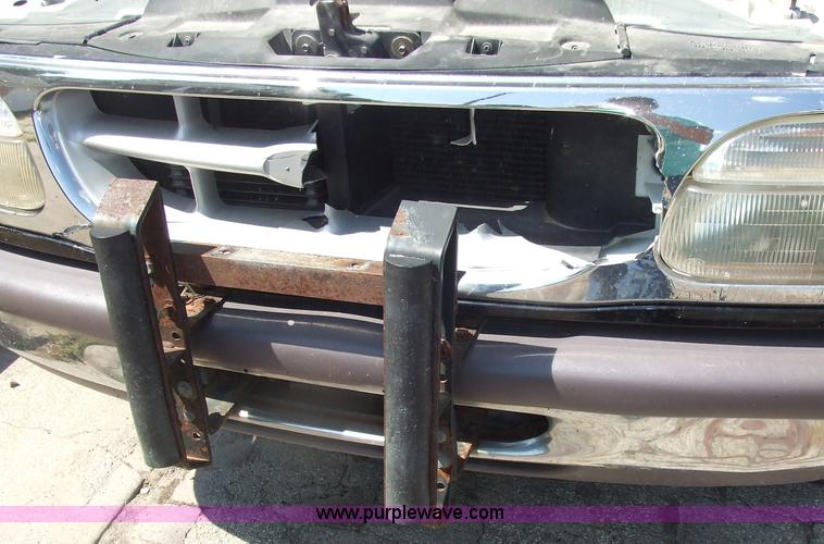 image for item 7131 1998 Ford Explorer