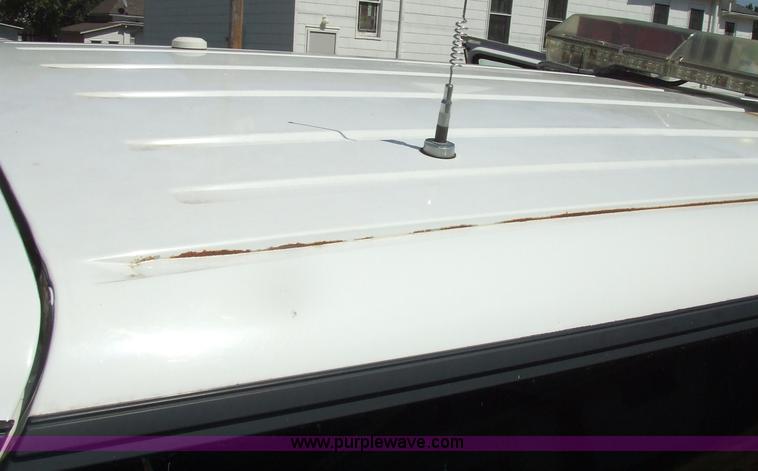 image for item 7131 1998 Ford Explorer