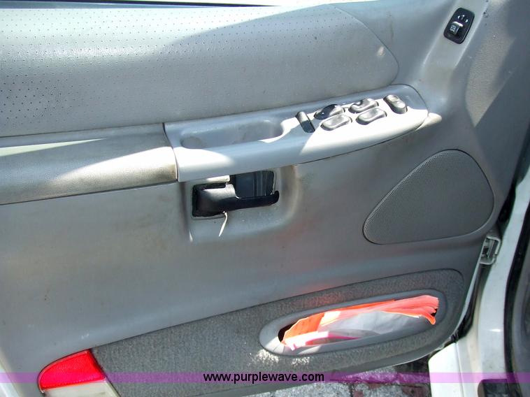 image for item 7131 1998 Ford Explorer