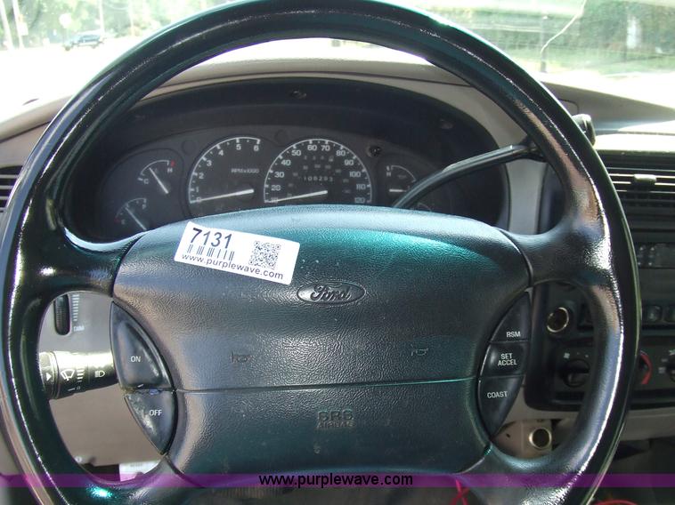 image for item 7131 1998 Ford Explorer