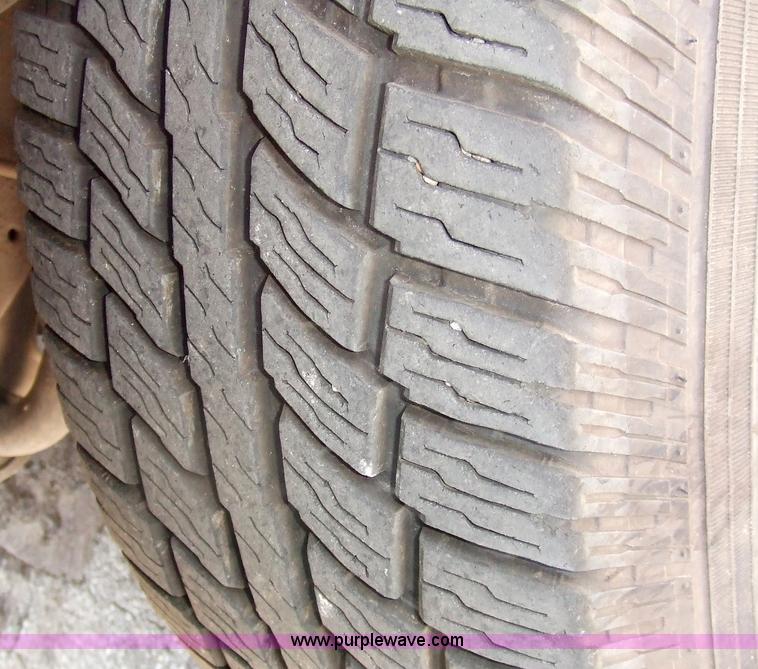 image for item 7131 1998 Ford Explorer