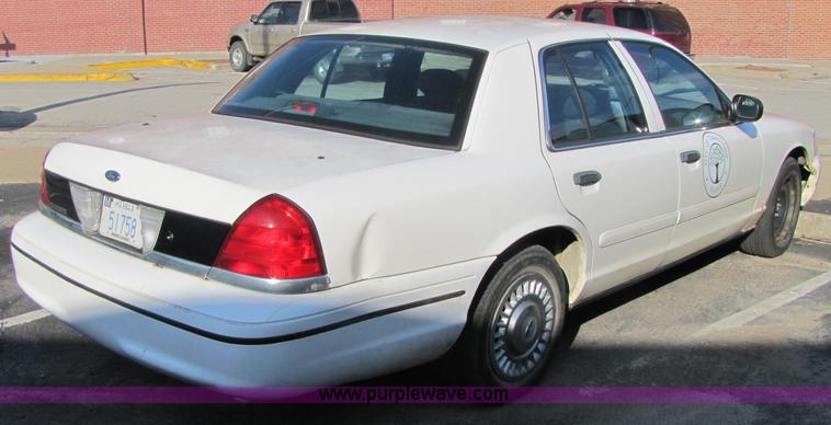 image for item 7376 1999 Ford Crown Victoria