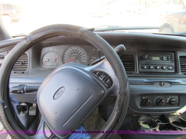 image for item 7376 1999 Ford Crown Victoria
