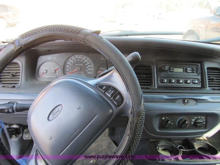 image for item 7376 1999 Ford Crown Victoria