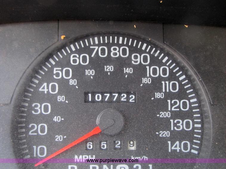 image for item 7376 1999 Ford Crown Victoria