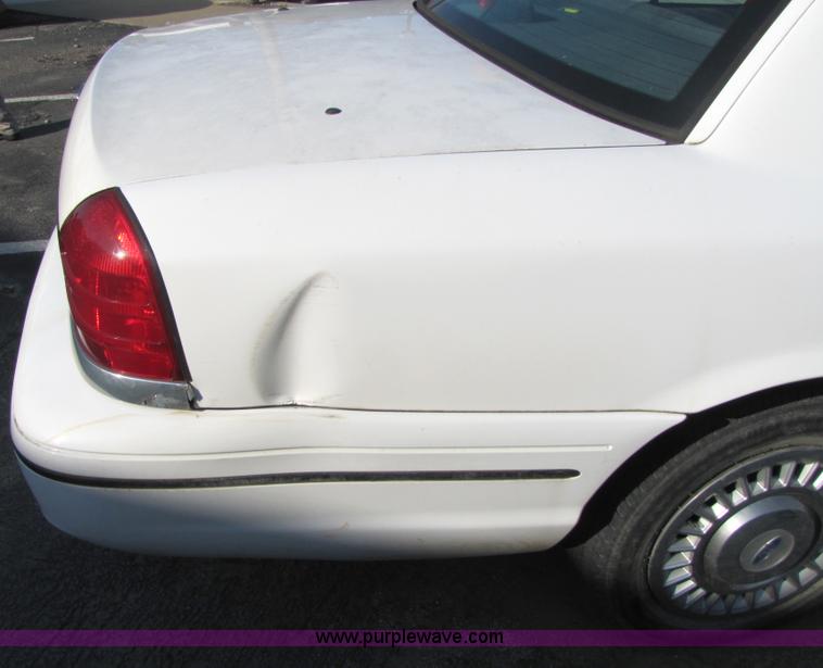 image for item 7376 1999 Ford Crown Victoria