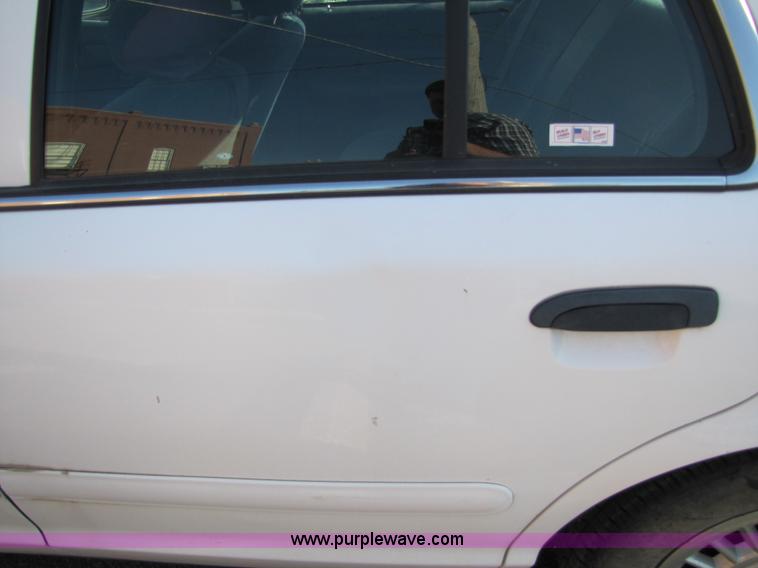 image for item 7376 1999 Ford Crown Victoria