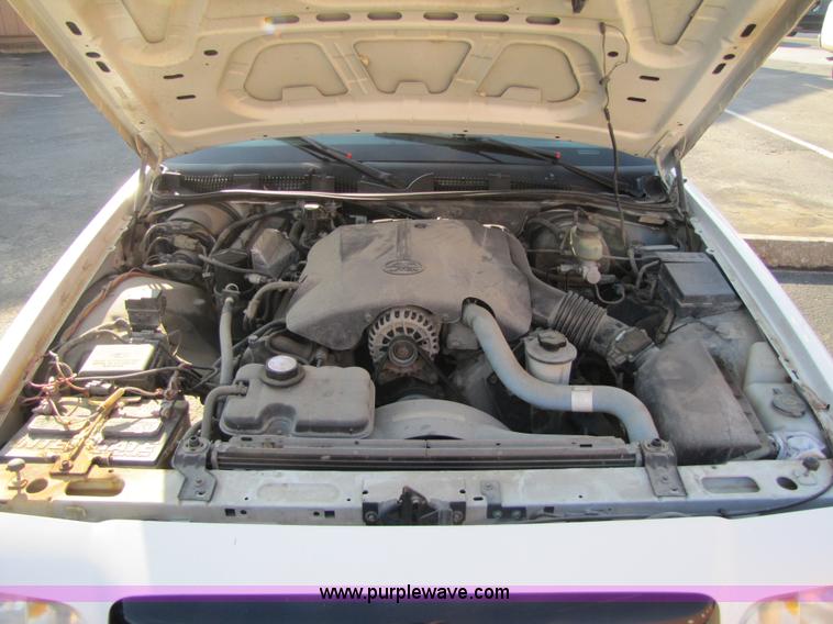 image for item 7376 1999 Ford Crown Victoria