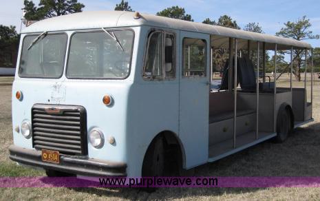 image for item 8661 1956 Chevrolet S5727 bus