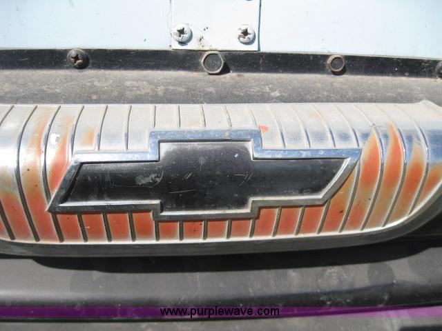 image for item 8661 1956 Chevrolet S5727 bus