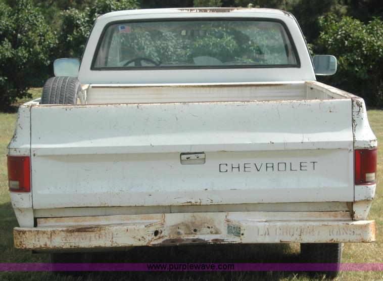 image for item 9000 1982 Chevrolet C10 pickup truck