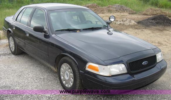 image for item 9608 2003 Ford Crown Victoria Police Interceptor 4.6L V8 EFI