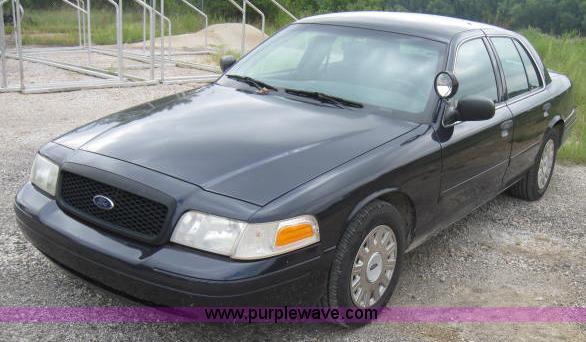 image for item 9608 2003 Ford Crown Victoria Police Interceptor 4.6L V8 EFI