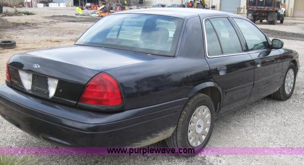 image for item 9608 2003 Ford Crown Victoria Police Interceptor 4.6L V8 EFI