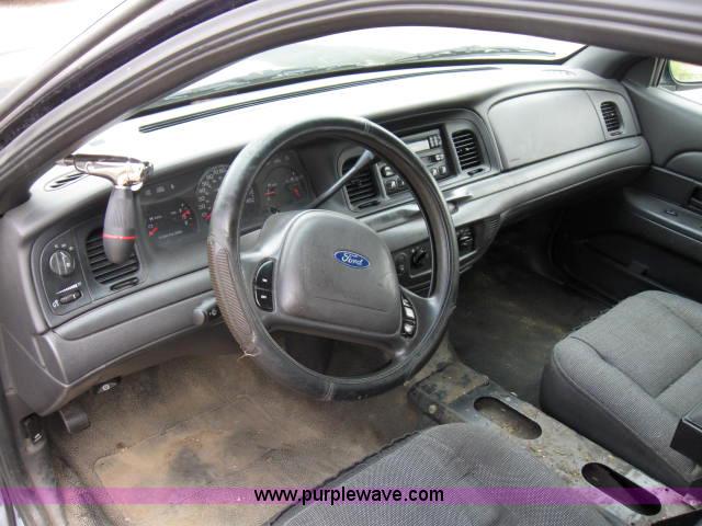 image for item 9608 2003 Ford Crown Victoria Police Interceptor 4.6L V8 EFI