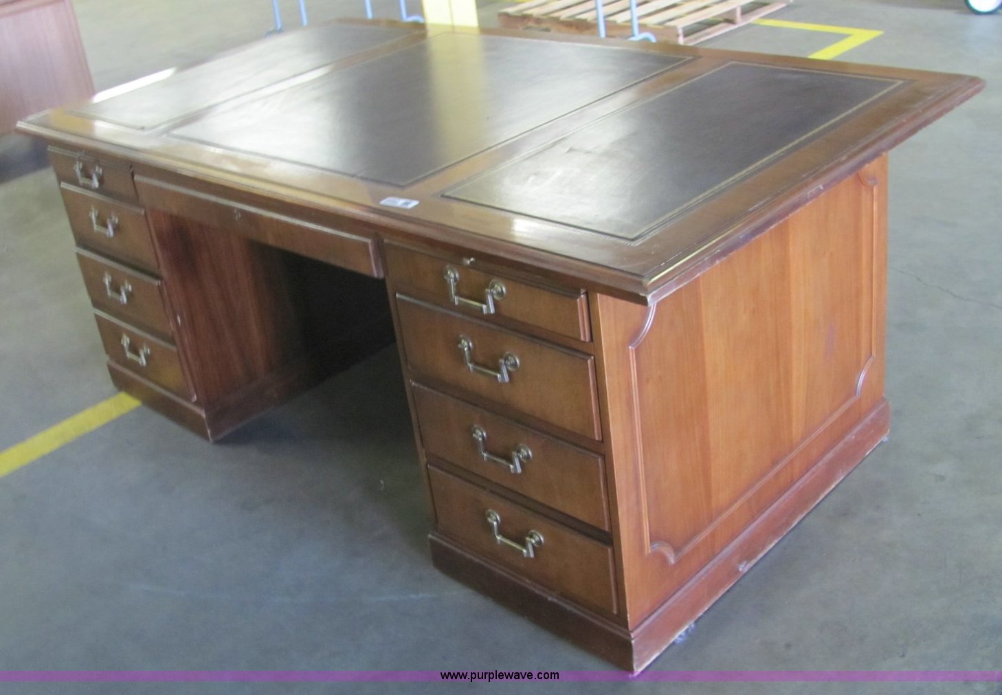 Assorted office furniture in Wichita, KS Item 6893 sold Purple Wave