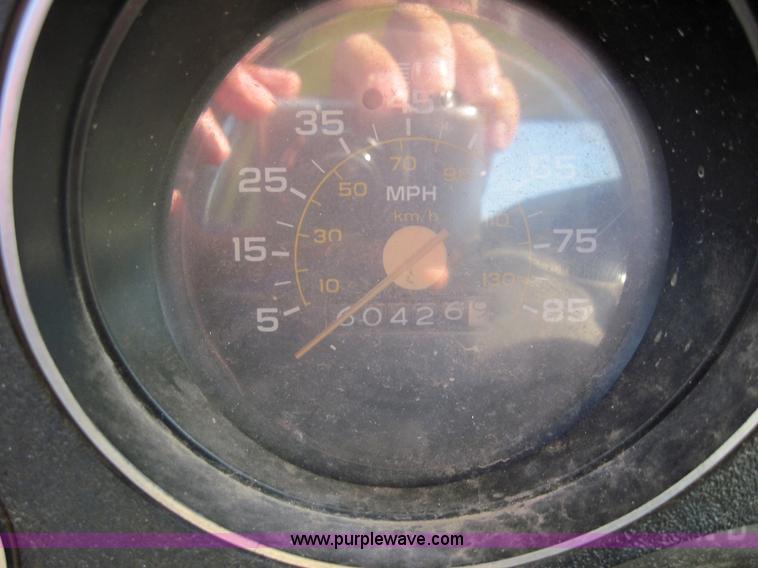 image for item 4032 1983 Chevrolet K3500 pickup truck