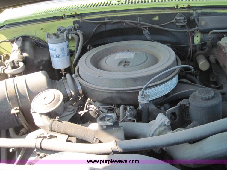 image for item 4032 1983 Chevrolet K3500 pickup truck