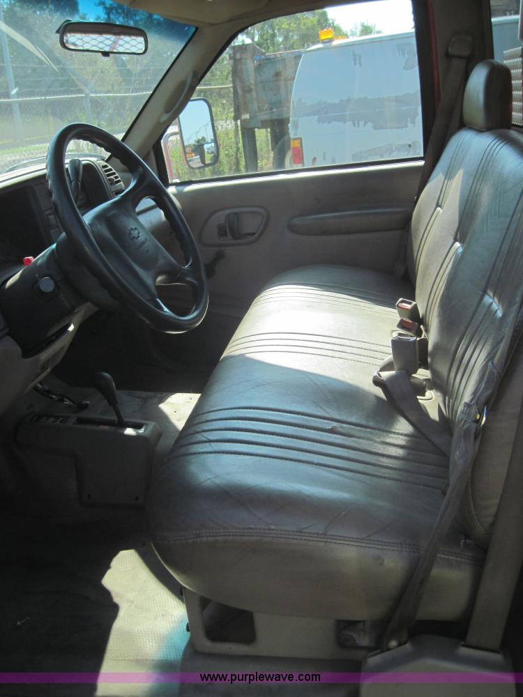 image for item 4033 1996 Chevrolet K3500 pickup truck