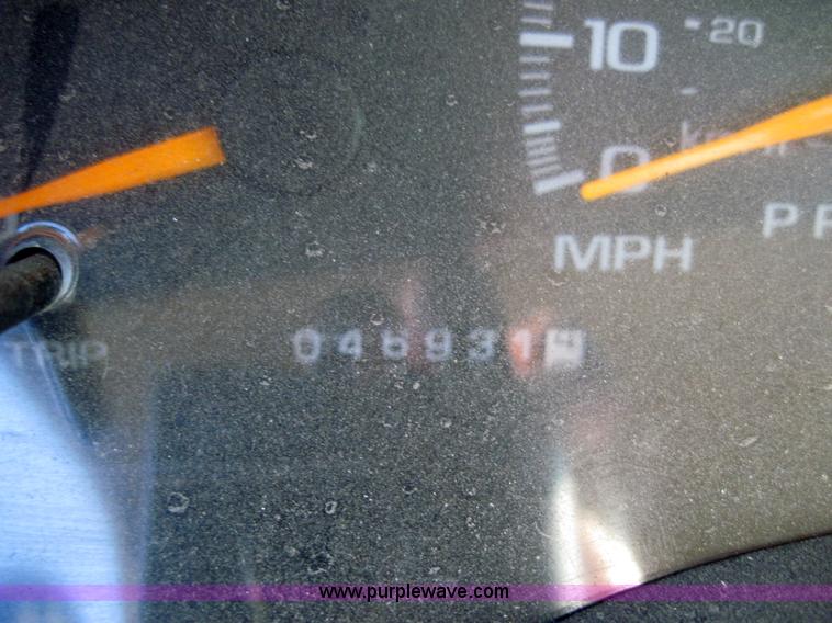 image for item 4033 1996 Chevrolet K3500 pickup truck