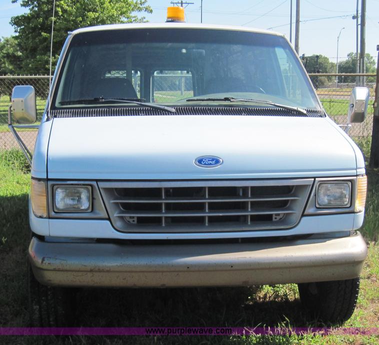 image for item 4034 1993 Ford Econoline Van Super