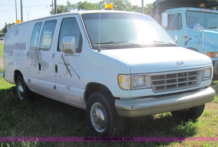 image for item 4034 1993 Ford Econoline Van Super