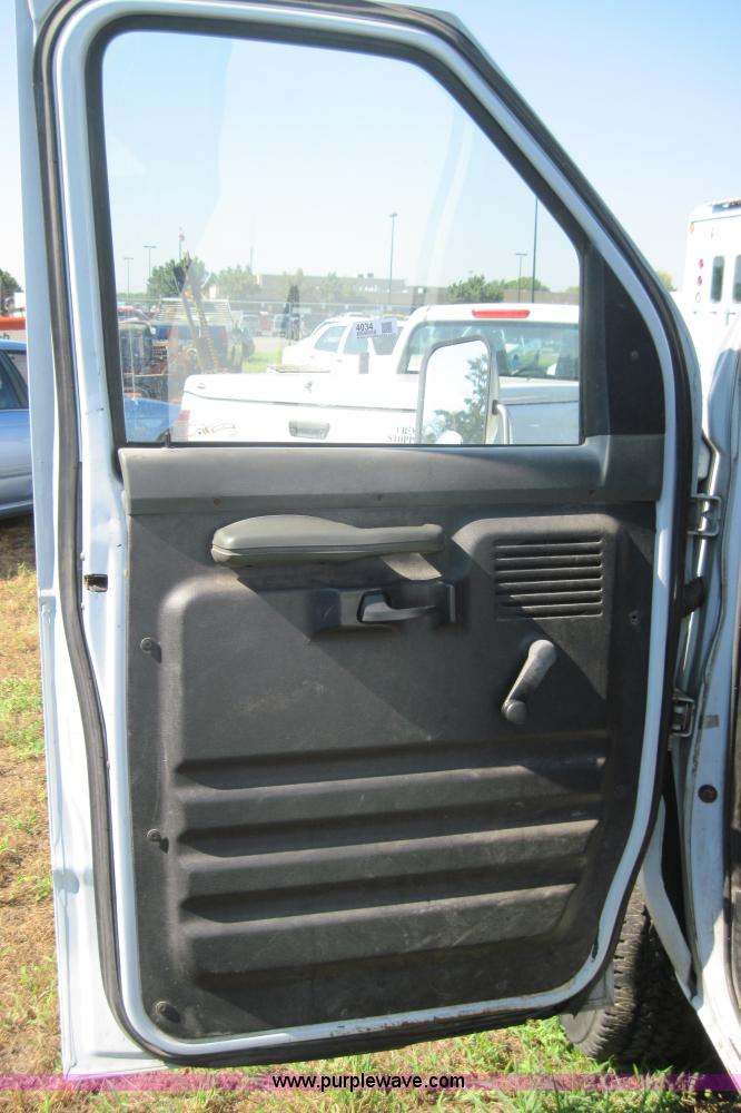 image for item 4034 1993 Ford Econoline Van Super