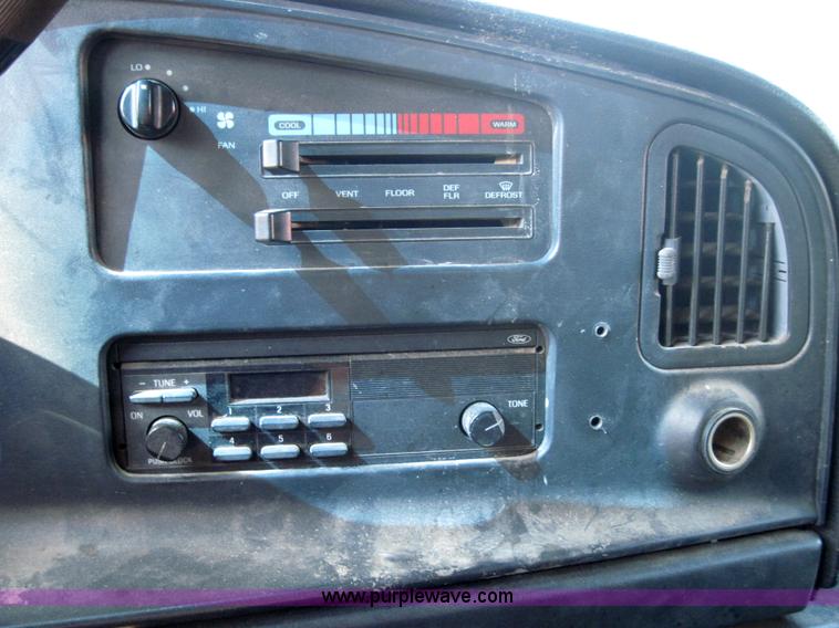 image for item 4034 1993 Ford Econoline Van Super