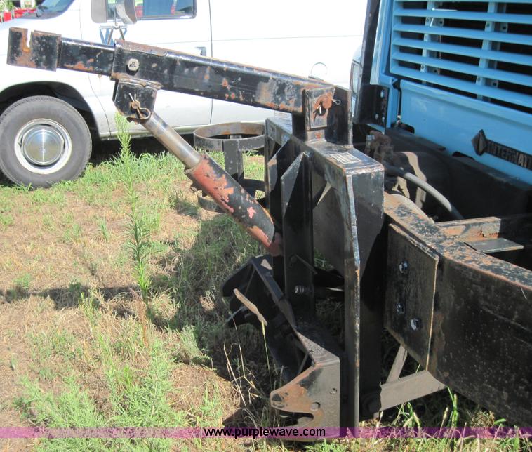 image for item 4035 2000 International Series 4700 dump truck