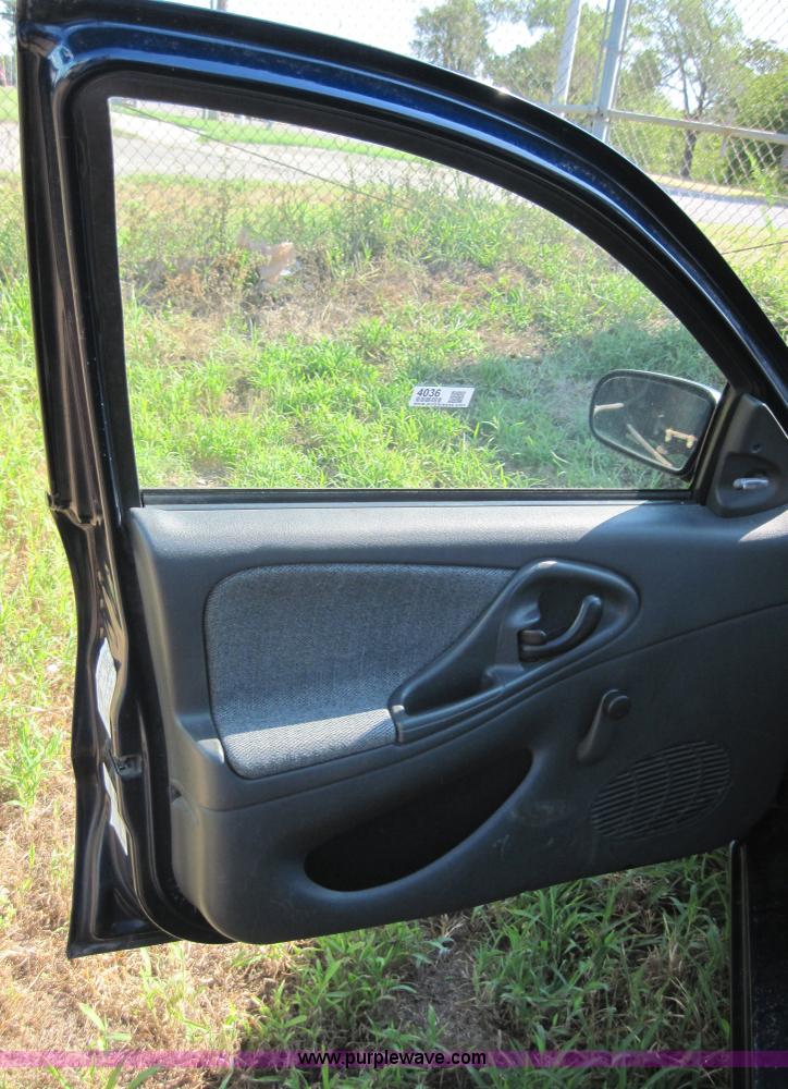 image for item 4036 2002 Chevrolet Cavalier