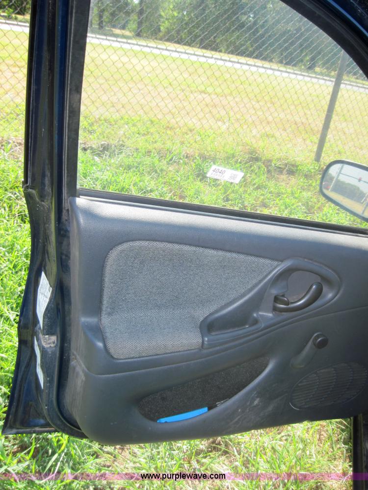 image for item 4040 2002 Chevrolet Cavalier