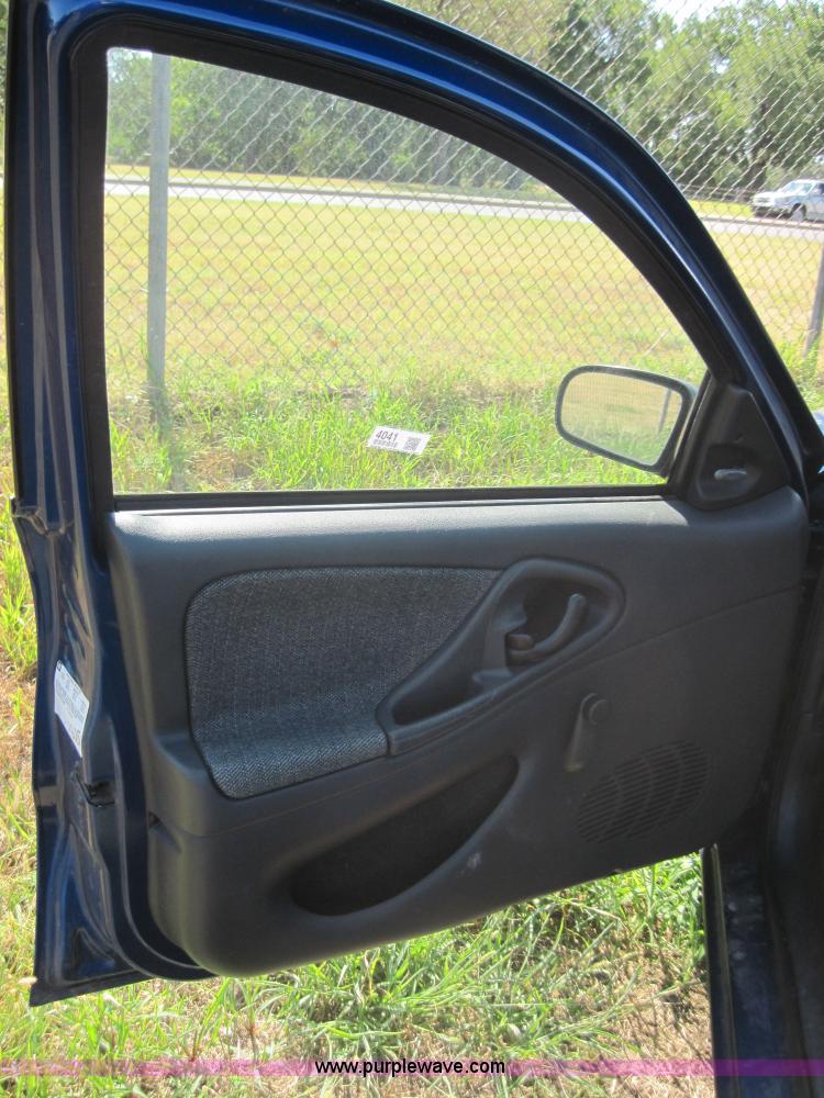 image for item 4041 2004 Chevrolet Cavalier