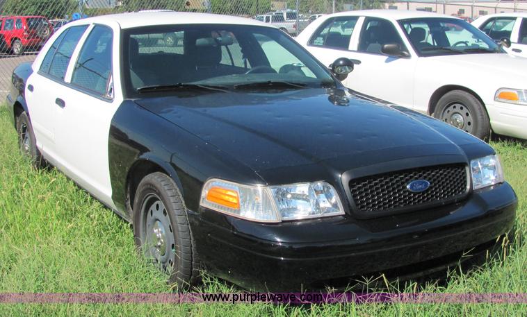 image for item 4045 2008 Ford Crown Victoria Police Interceptor