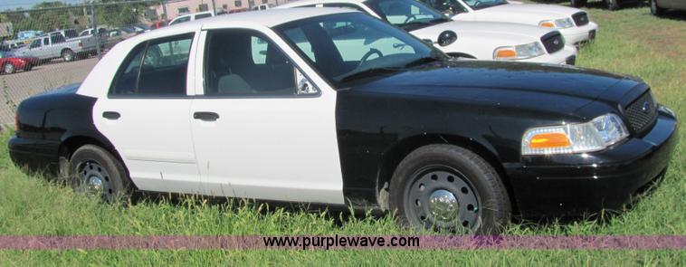 image for item 4045 2008 Ford Crown Victoria Police Interceptor