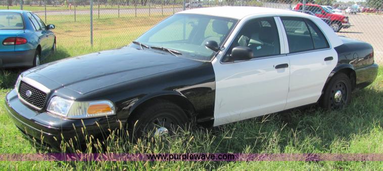 image for item 4045 2008 Ford Crown Victoria Police Interceptor