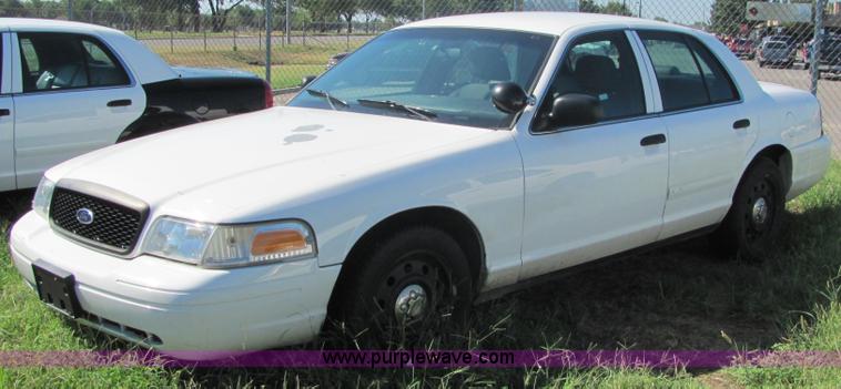 image for item 4046 2006 Ford Crown Victoria Police Interceptor
