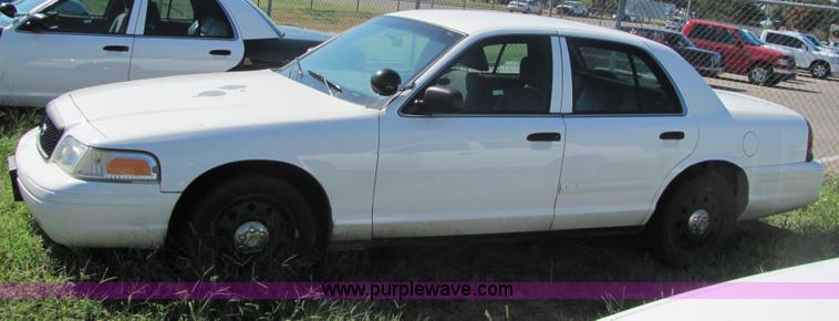 image for item 4046 2006 Ford Crown Victoria Police Interceptor