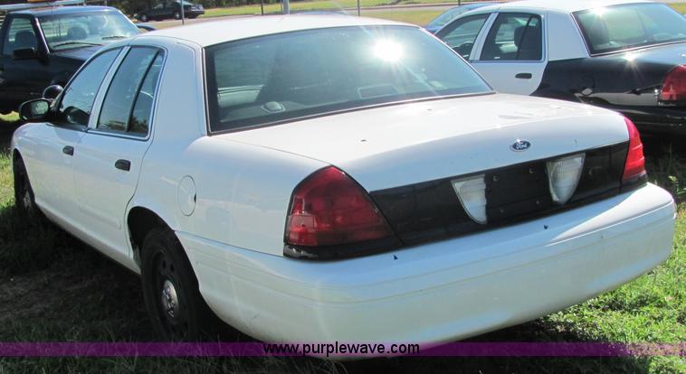 image for item 4046 2006 Ford Crown Victoria Police Interceptor