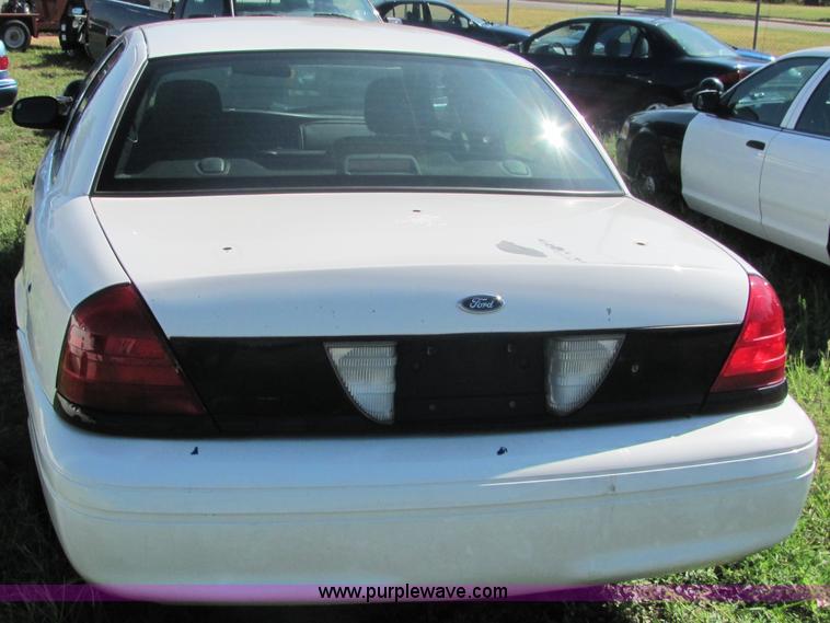 image for item 4046 2006 Ford Crown Victoria Police Interceptor