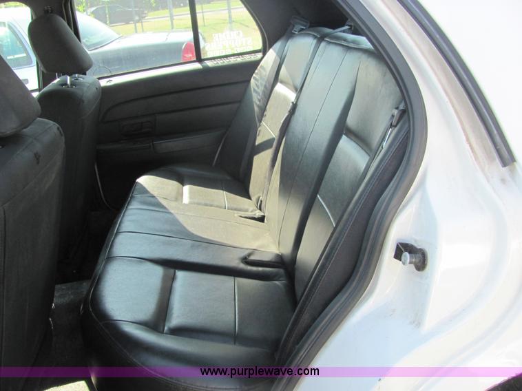 image for item 4046 2006 Ford Crown Victoria Police Interceptor