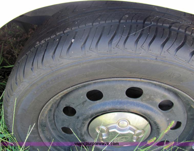 image for item 4046 2006 Ford Crown Victoria Police Interceptor