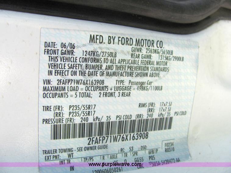 image for item 4046 2006 Ford Crown Victoria Police Interceptor