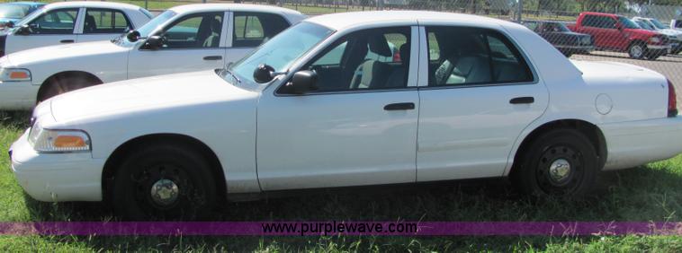 image for item 4047 2006 Ford Crown Victoria Police Interceptor