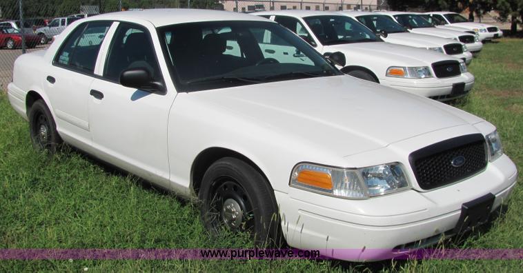 image for item 4047 2006 Ford Crown Victoria Police Interceptor